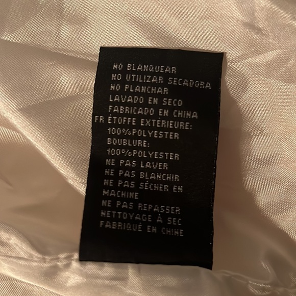 Faux fur vest, size extra large, with a soft satin lime inside. - Picture 8 of 8